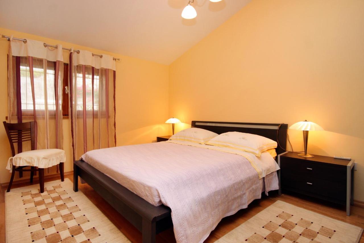 Apartment By The Sea Karbuni, Korcula - 9308 *