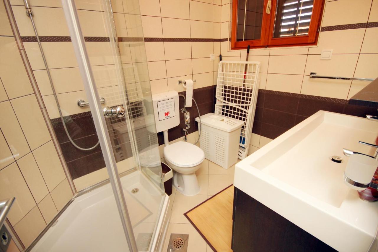 Apartment By The Sea Karbuni, Korcula - 9308 *